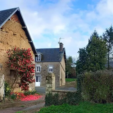 Maison En Pierre Entre Terre Et Mer * Montpinchon
