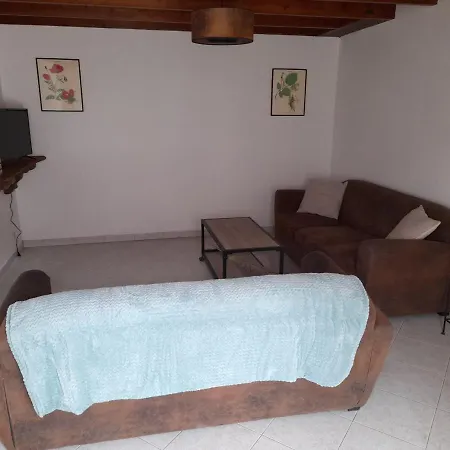 Maison En Pierre Entre Terre Et Mer Holiday home Montpinchon